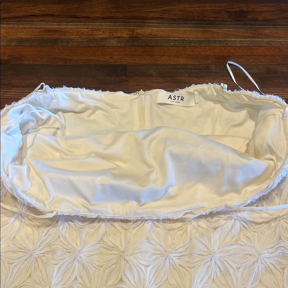 Astr The Label Large 3D Floral White Mini Dress - Picture 4 of 9